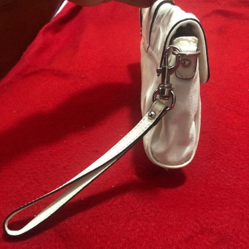 Guess Wallet Handbag With Handle - image 2